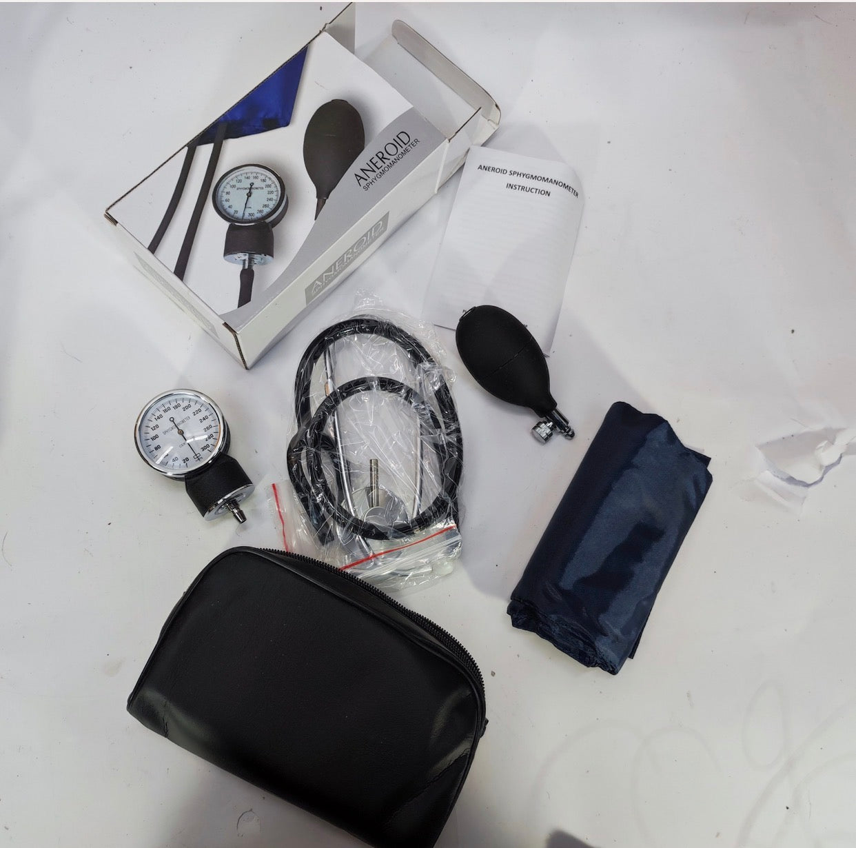 Appareil de Mesure de la Tension Artérielle Anéroïde - Simple d'Utilisation