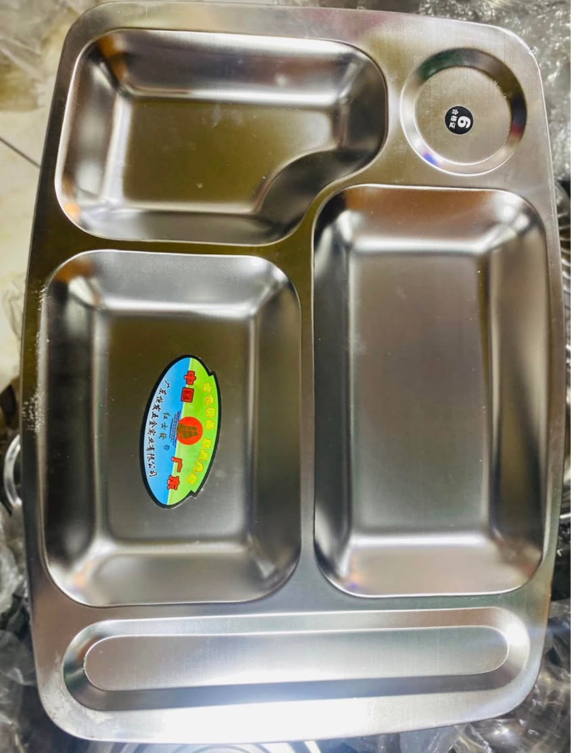 Plateau repas compartimenté en acier inoxydable - Style Cantine / Thali (Taille 6)